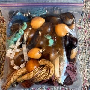 Assorted bag of necklaces (costume)